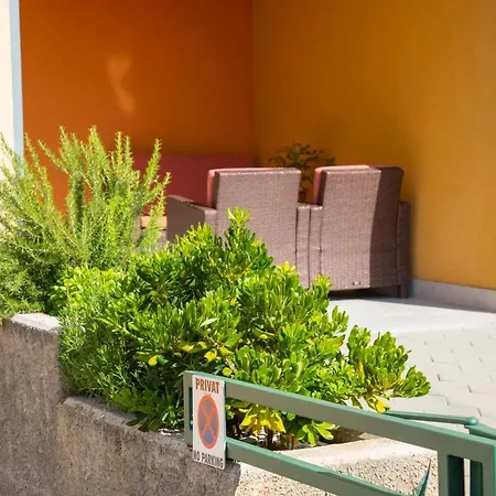 Fragola Apartment *