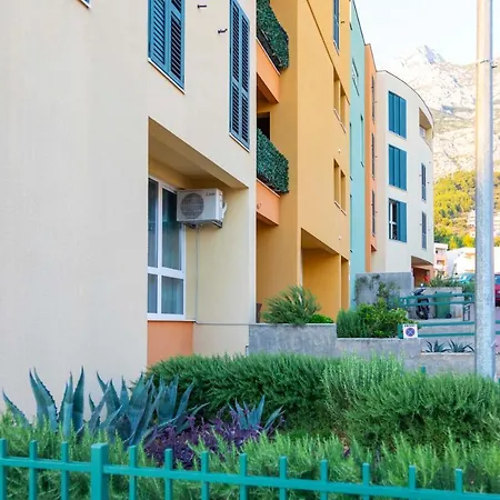Fragola Appartement Makarska