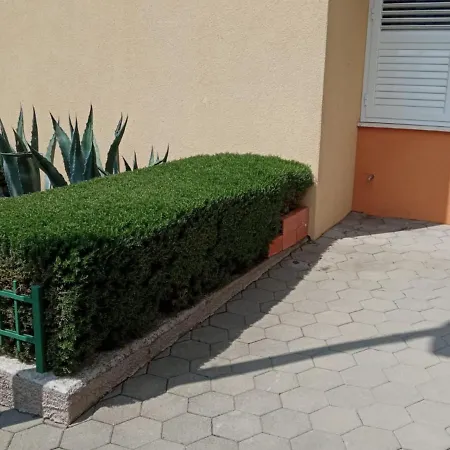 Fragola Apartment Makarska