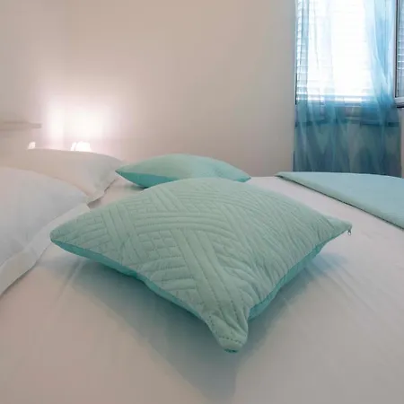 Apartament Fragola *